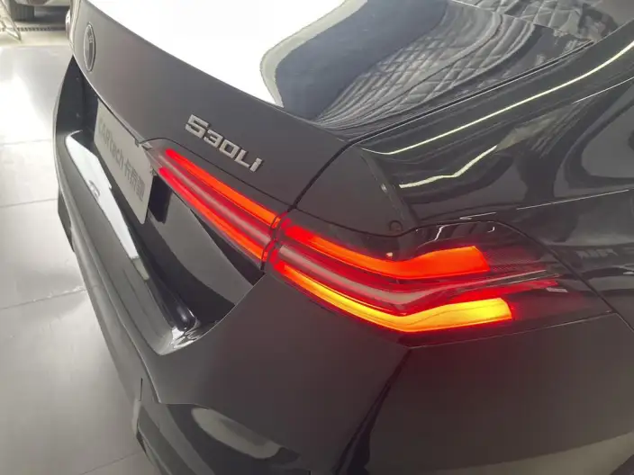 BMW 5 Series 2026 Model 530Li Leading Model M Sports Set – фото 10