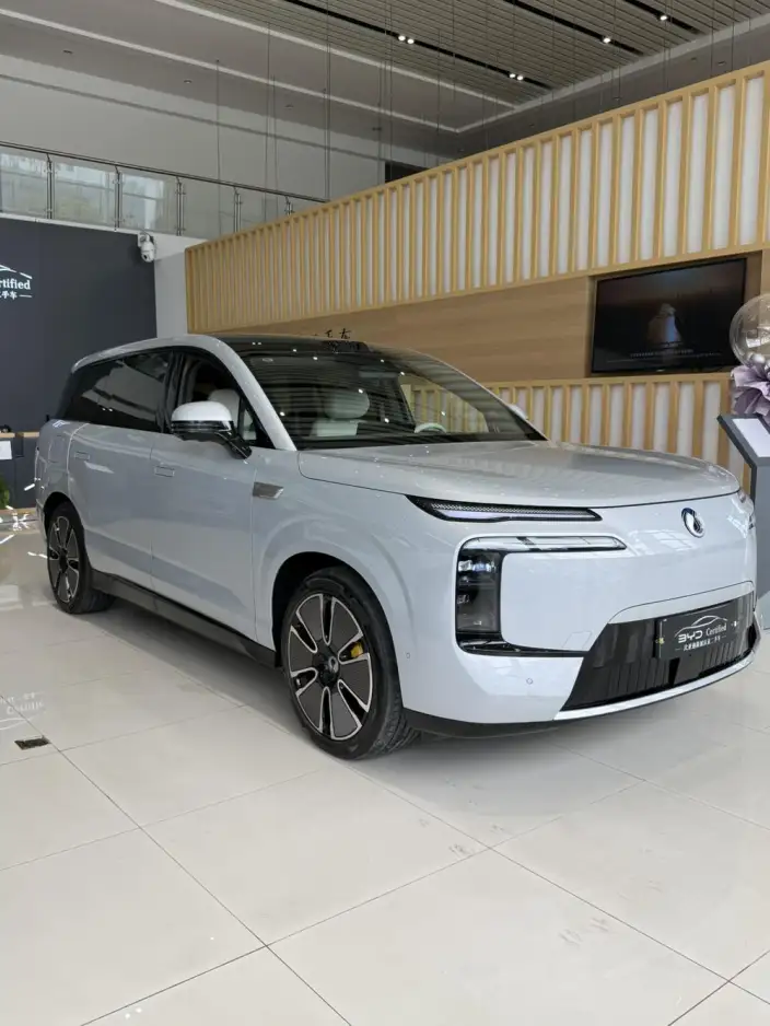 Denza N8L DM 2025 Model Flagship Model