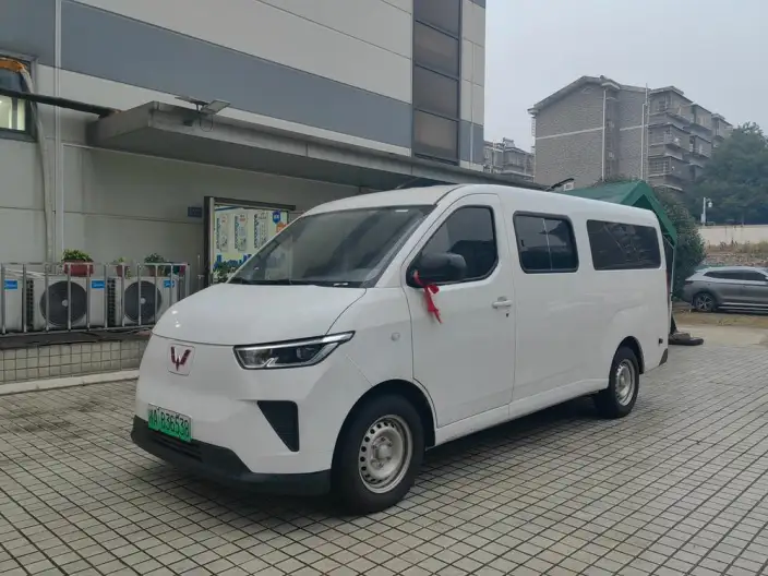 Wuling Yangguang 2026 Model 440km Passenger car Edition Comfort Model 6 seat
