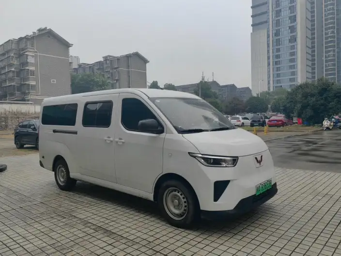 Wuling Yangguang 2026 Model 440km Passenger car Edition Comfort Model 6 seat