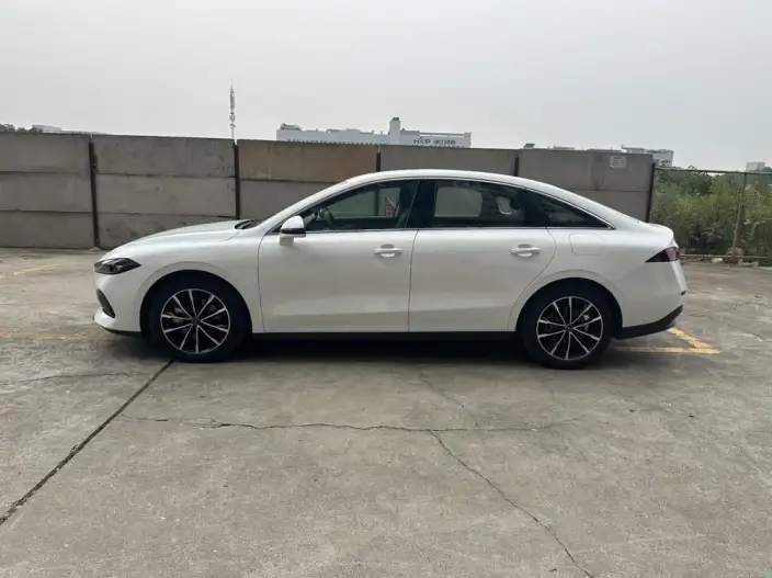 Roewe D7 DMH 2024 Model 125 Zunrong Edition