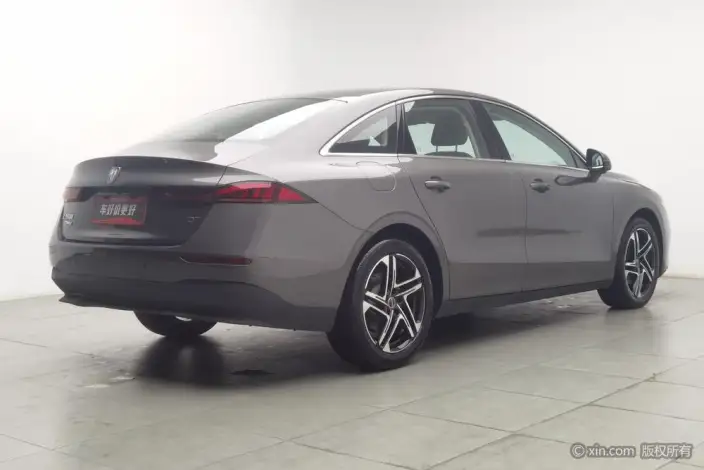 Roewe D7 DMH 2023 Model 125 Superior Edition