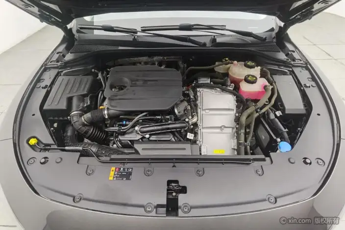 Roewe D7 DMH 2023 Model 125 Superior Edition – фото 5