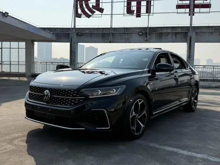 Volkswagen Passat 2023 Model Facelift 330TSI Starry sky Deluxe Edition – фото 1