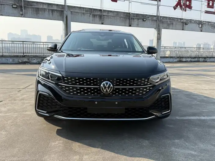 Volkswagen Passat 2023 Model Facelift 330TSI Starry sky Deluxe Edition – фото 2