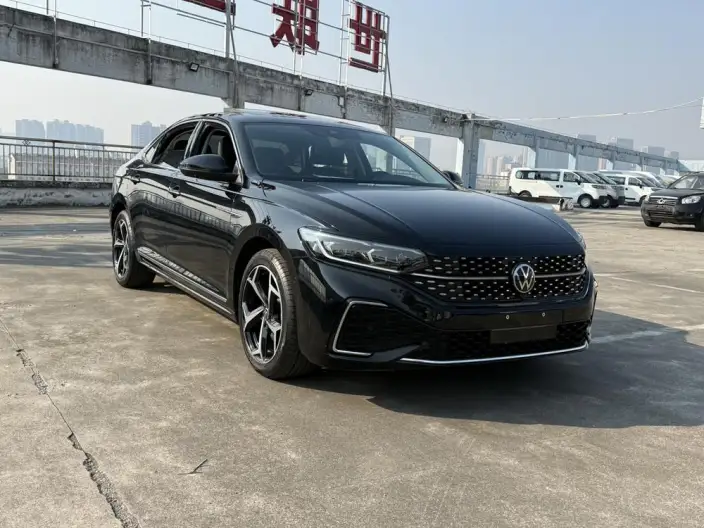 Volkswagen Passat 2023 Model Facelift 330TSI Starry sky Deluxe Edition – фото 3