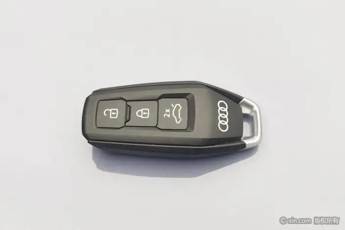 AUDI Q6L e-tron 2026 Model First Edition Pilot Edition – фото 6
