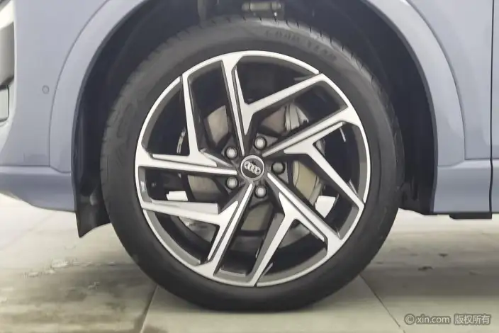 AUDI Q6L e-tron 2026 Model First Edition Pilot Edition – фото 9