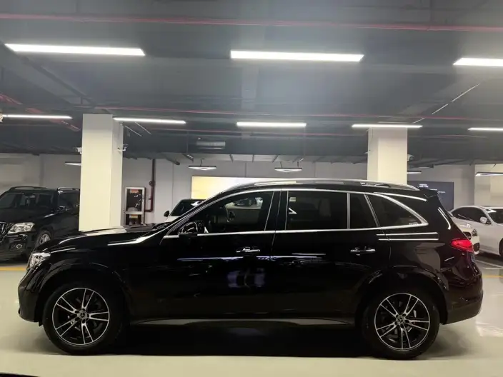 Mercedes-Benz GLC 2026 Model GLC 260 L 4MATIC Luxury Model 5 seat – фото 4