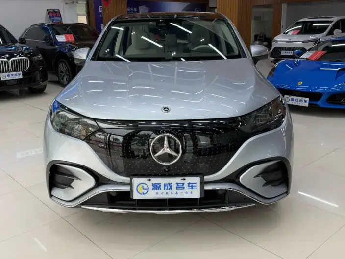 Mercedes-Benz EQE SUV 2024 Model EQE SUV 350 4MATIC Deluxe Edition – фото 2