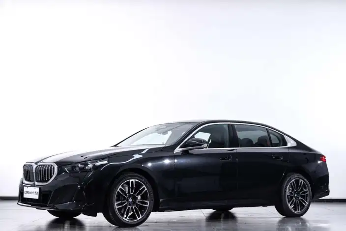 BMW 5 Series 2026 Model 530Li Leading Model M Sports Set – фото 1