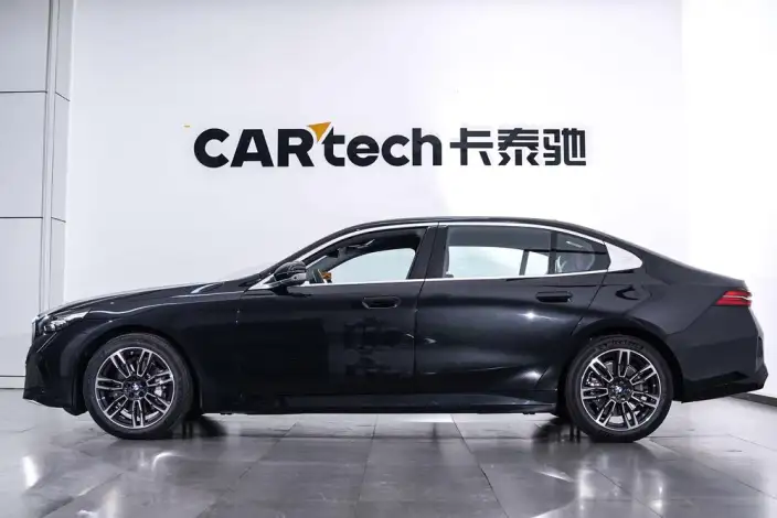 BMW 5 Series 2026 Model 530Li Leading Model M Sports Set – фото 3