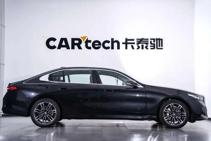 BMW 5 Series 2026 Model 530Li Leading Model M Sports Set – фото 6