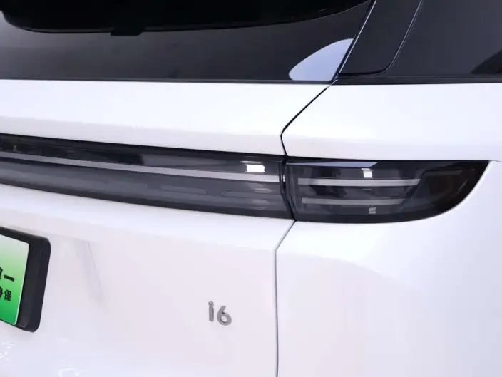 Li Auto i6 2025 Model 4WD Standard Edition – фото 6