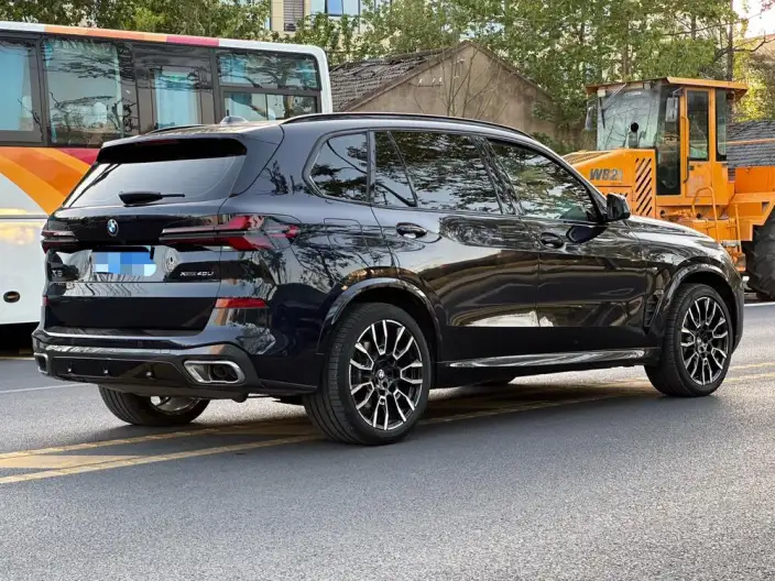 BMW X5 2023 Model xDrive40Li M Sports Set – фото 6
