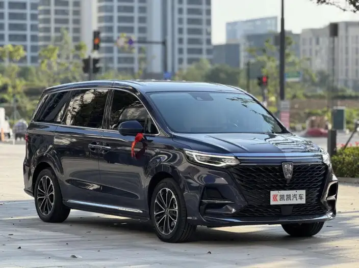 Roewe iMAX8 2022 Model 400TGI Zunrong Edition
