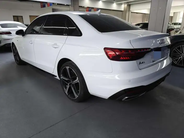 Audi A4 L 2023 Model 40 TFSI quattro Luxury Dynamic Model