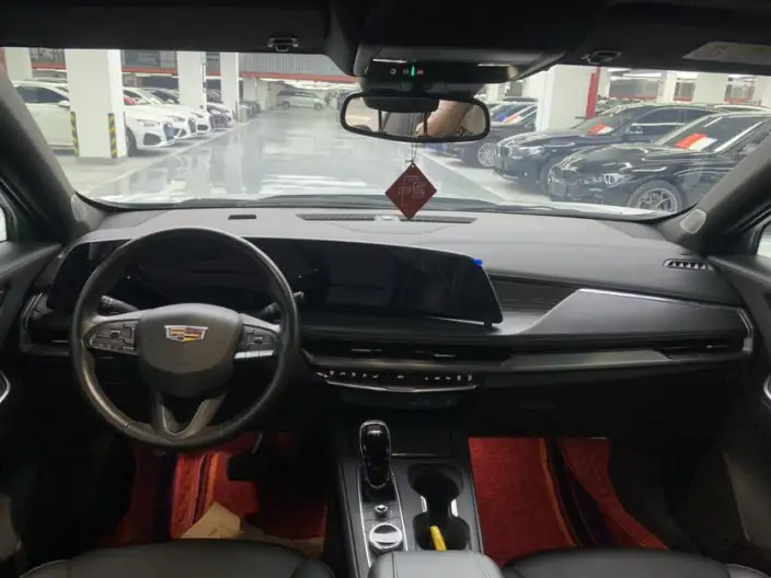 Cadillac XT4 2024 Model 28T 2WD Luxury Model – фото 8