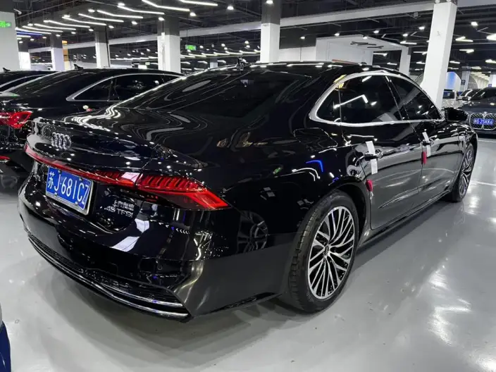 Audi A7 L 2024 Model 45 TFSI Luxury Model – фото 5
