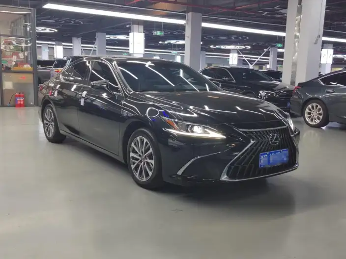 Lexus ES 2022 Model 200 Superior Edition