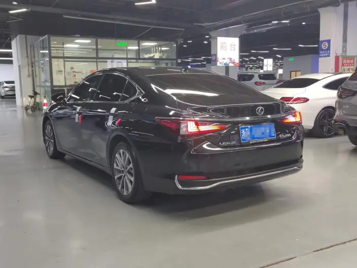 Lexus ES 2022 Model 200 Superior Edition