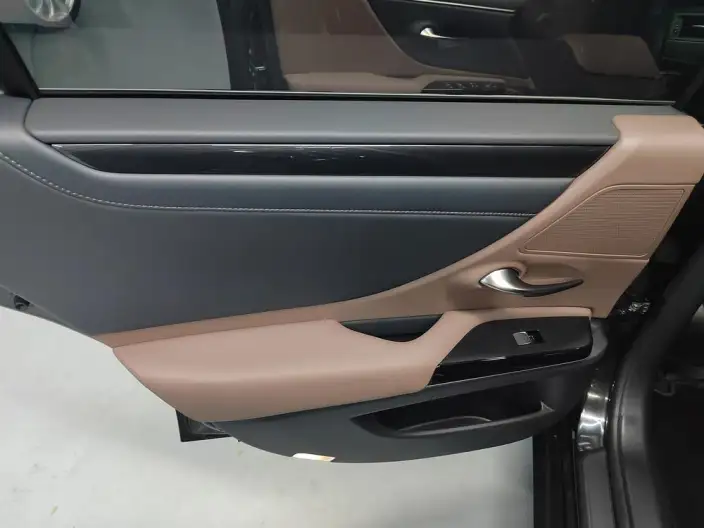Lexus ES 2022 Model 200 Superior Edition – фото 8