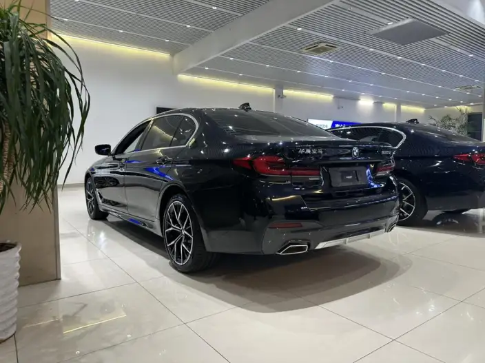 BMW 5 Series 2022 Model 530Li Exclusive Model M Sports Set – фото 3