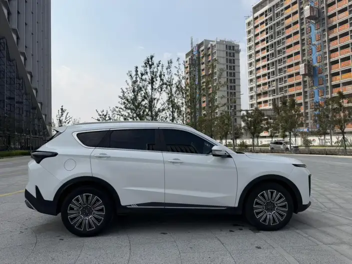 Jetour X70 PLUS 2025 Model 1.5T 6DCT Deluxe Edition 7 seat – фото 8
