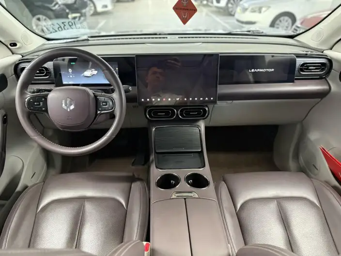 Leapmotor C11 2024 Model EV Edition 580 Exclusive Edition – фото 7