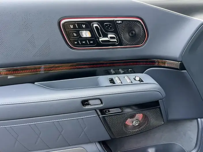 ZEEKR 9X 2025 Model Ultra Edition 70kWh VI seat – фото 8