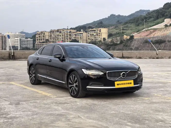 Volvo S90 2024 Model B5 Smart Range Deluxe Edition