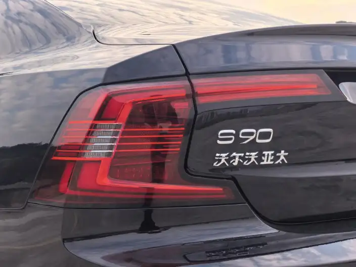 Volvo S90 2024 Model B5 Smart Range Deluxe Edition – фото 9