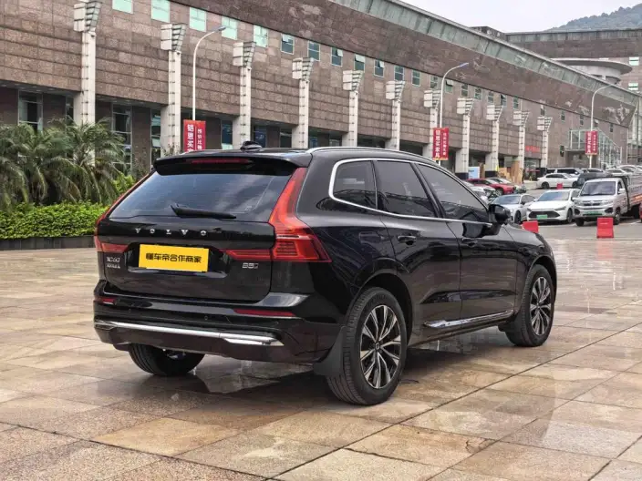 Volvo XC60 2024 Model B5 4WD Smart Range Deluxe Edition – фото 6