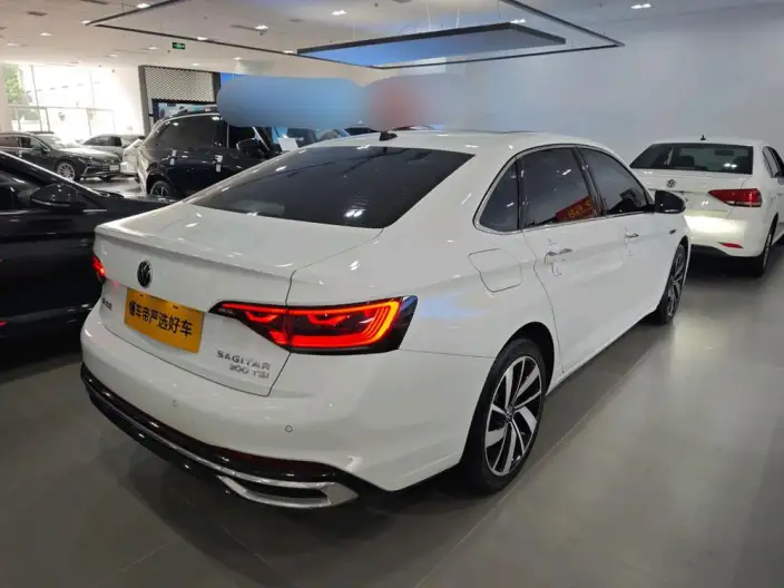 Volkswagen Sagitar 2023 Model 300TSI DSG Beyond Edition – фото 4