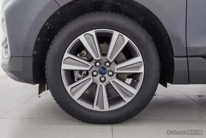Ford Edge 2022 Model PLUS EcoBoost 245 4WD Sebring Model 7 seat – фото 9