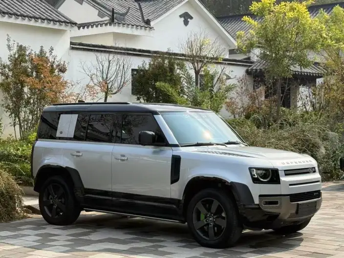 Land Rover Defender 2023 Model 110 3.0T P400 X-Dynamic HSE