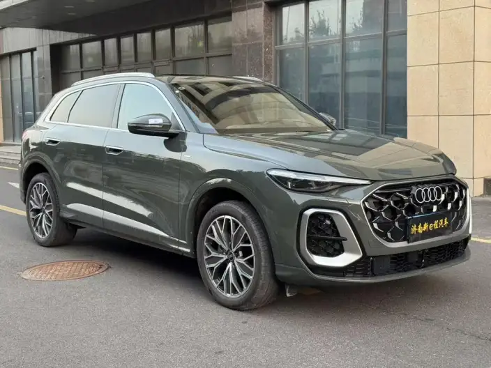 Audi Q5L 2026 Model 2.0T 10M Users Edition Edition