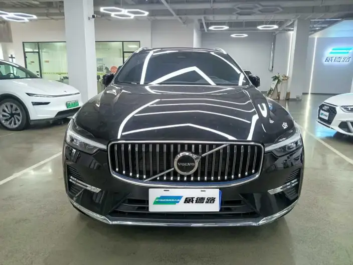 Volvo XC60 2023 Model B5 4WD Smart Range Deluxe Edition