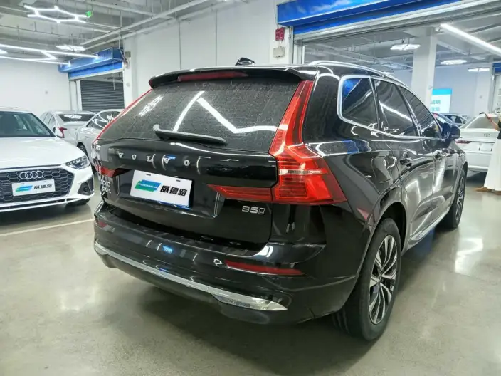 Volvo XC60 2023 Model B5 4WD Smart Range Deluxe Edition – фото 5