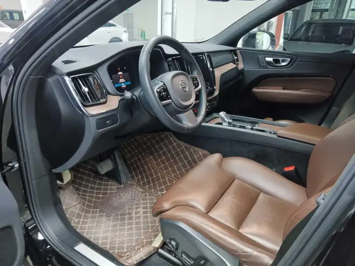 Volvo XC60 2023 Model B5 4WD Smart Range Deluxe Edition – фото 9