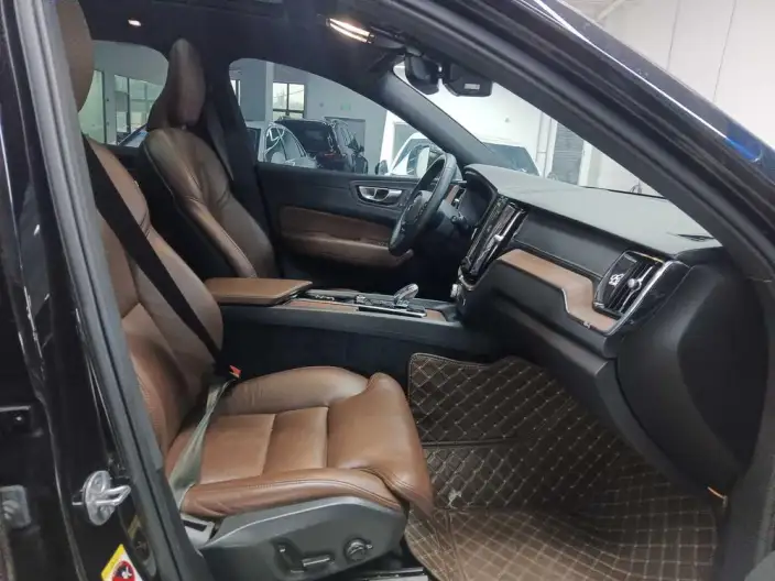 Volvo XC60 2023 Model B5 4WD Smart Range Deluxe Edition – фото 10