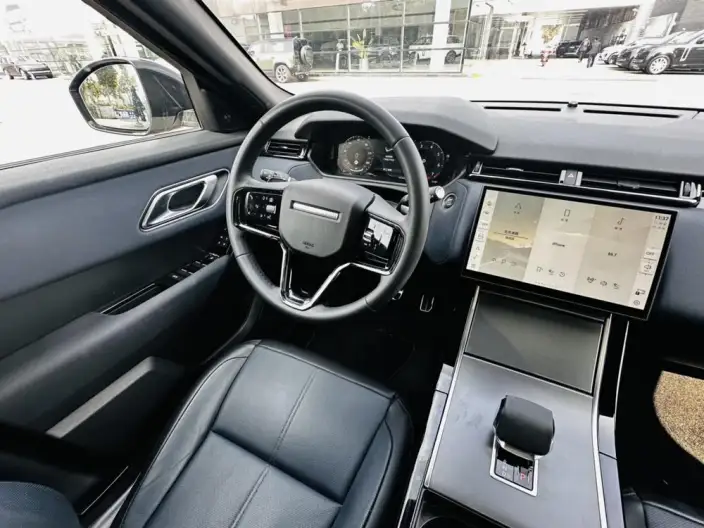 Range Rover Velar 2025 Model Dynamic SE – фото 7