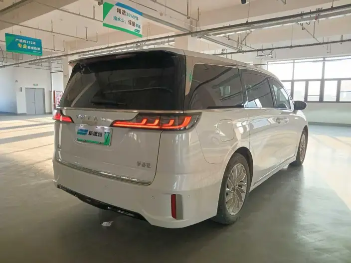VOYAH Dreamer PHEV 2024 Model Ultra-long Endurance Premium Edition – фото 6