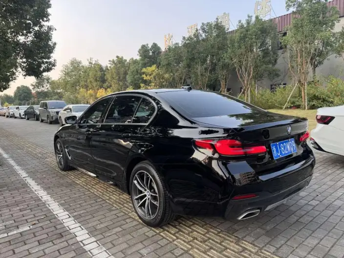 BMW 5 Series 2022 Model Facelift II 525Li M Sports Set – фото 4