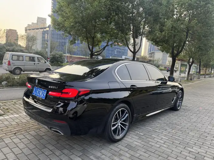 BMW 5 Series 2022 Model Facelift II 525Li M Sports Set – фото 6