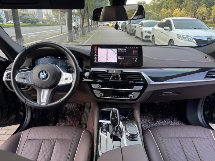 BMW 5 Series 2022 Model Facelift II 525Li M Sports Set – фото 7