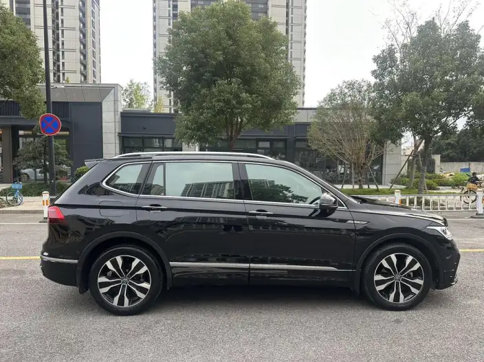 Volkswagen Tiguan L 2024 Model 330TSI 2WD R-Line Enjoy the version more – фото 7