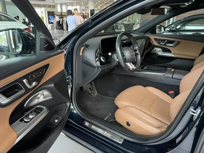 Mercedes-Benz E-Class 2024 Model E 260 L Sports sedan – фото 7
