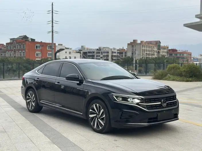 Volkswagen Passat 2024 Model 380TSI Deluxe Edition – фото 3