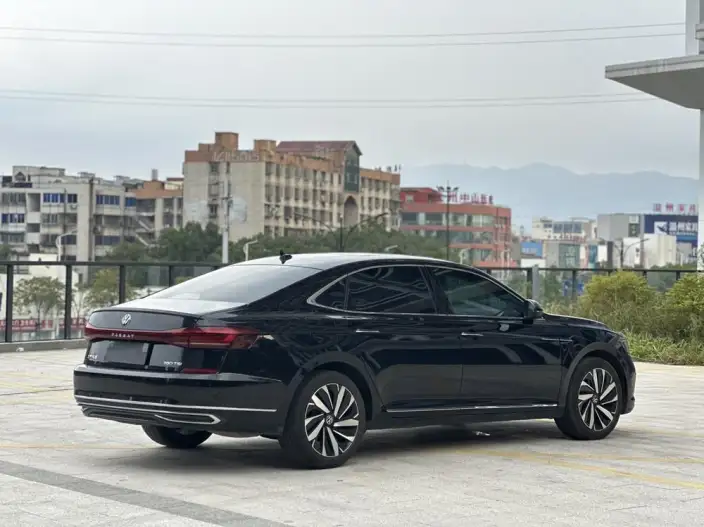 Volkswagen Passat 2024 Model 380TSI Deluxe Edition – фото 6